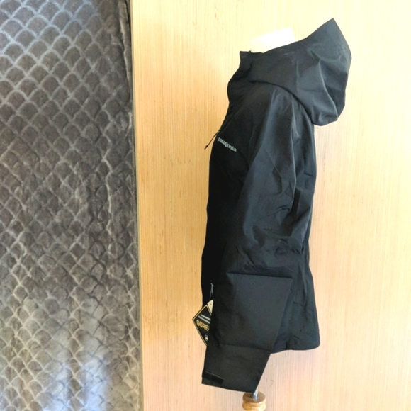 PATAGONIA Women's Calcite Jacket - Picture 7 of 15